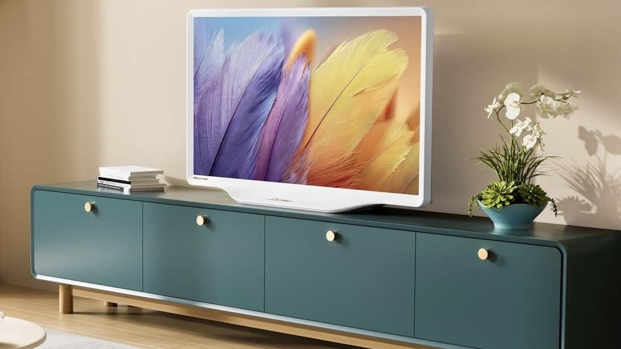 壁に掛けないアートTV。ハイセンスなら32インチ＆300ドルで実現します