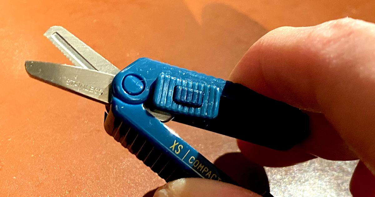 刃渡りわずか15mm。それでもしっかり切れる折りたたみハサミ