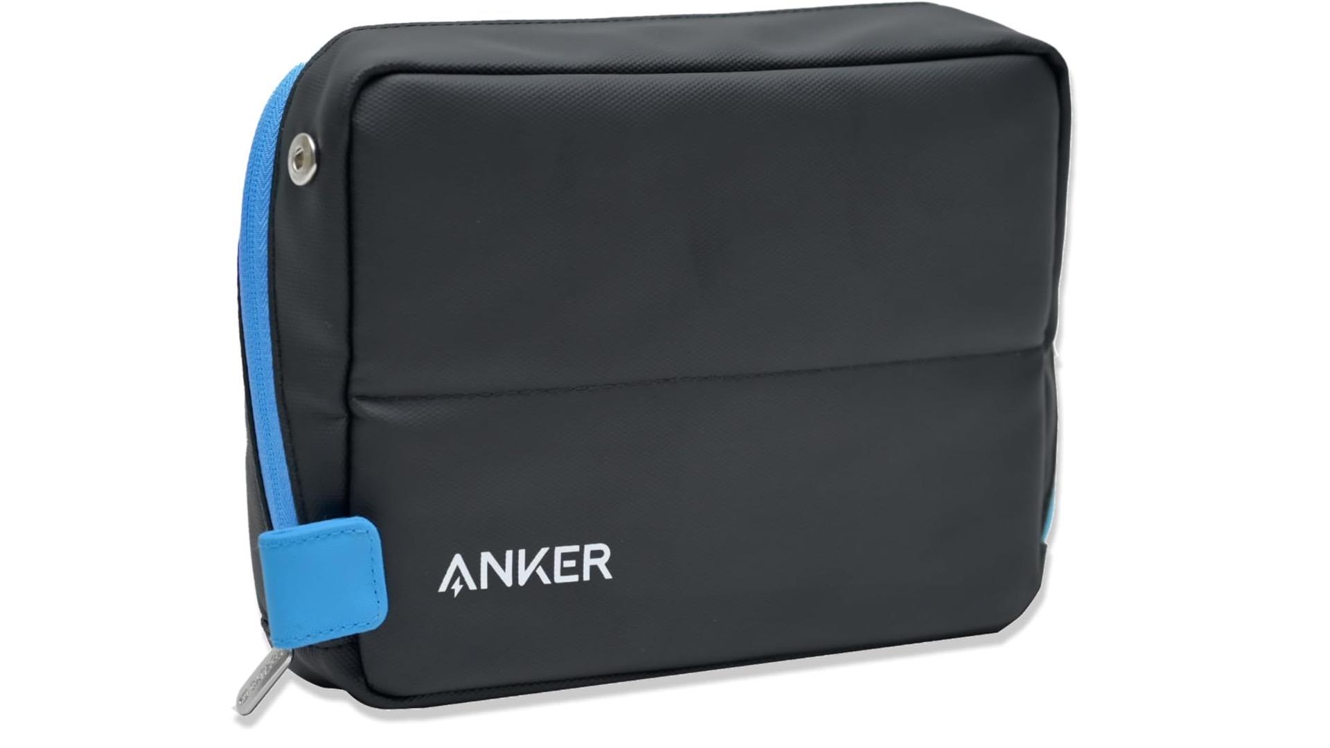 大人気すぎてみんな持ってるAnker×コクヨのガジェットポーチ、クリスマスセールです