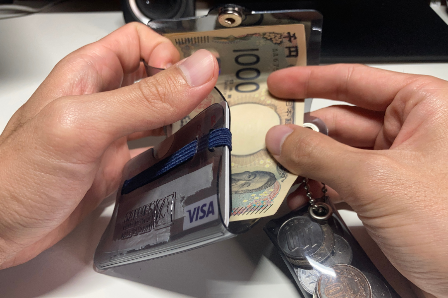 財布が軽いと、体も軽い。“ちょっとそこまで”専用の財布を作ってみた