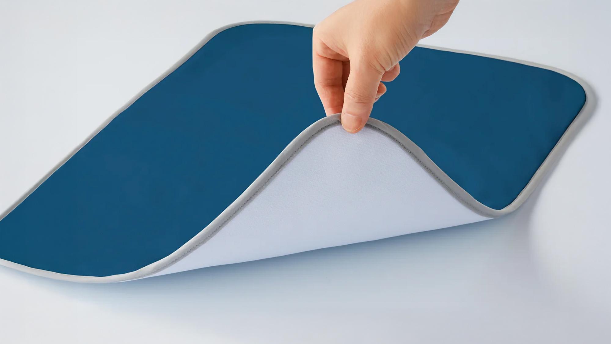 バスマット、最後までサラサラがいい。珪藻土より乾いて洗えるシリカゲルという選択肢