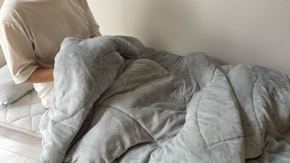 真冬にTシャツ1枚で就寝。暖房オフでも耐えられる「極薄布団」を試してみた