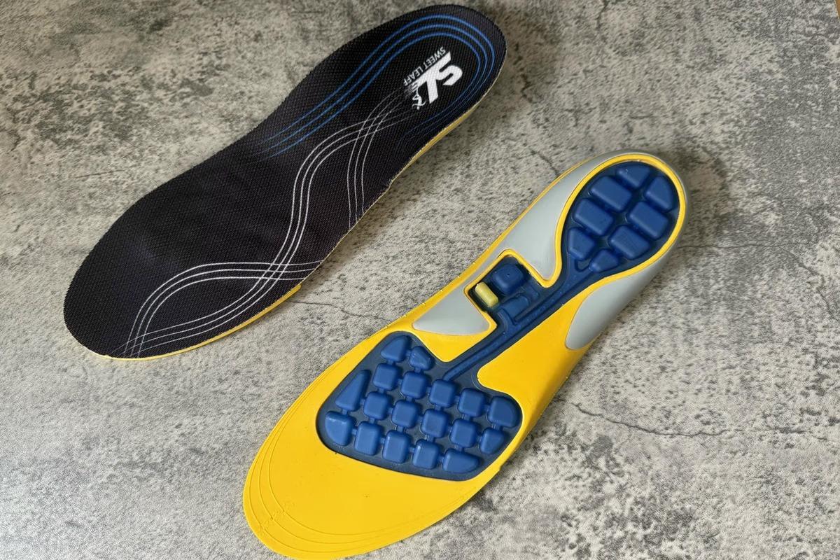 手持ちの靴をエアサス化する投資。数千円で歩行性能が変わるぞ