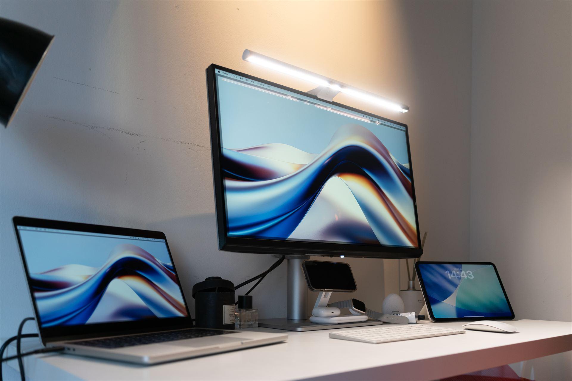 Macモニター MacBookと色味が一緒。ユーザーにアジャストするモニターを用意した