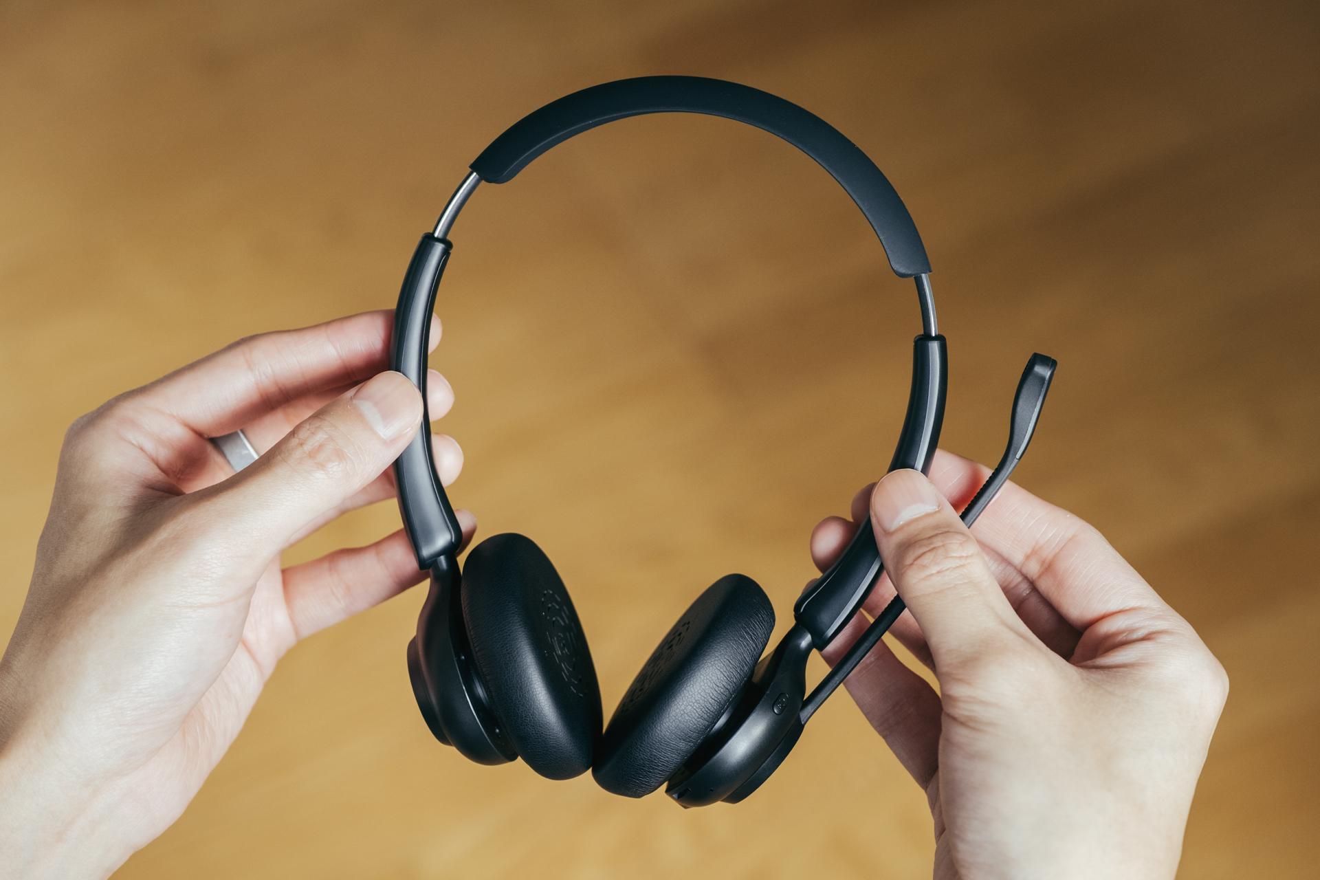 どこに居たって出席可。外出先でのオンラインMTGが無敵になるヘッド