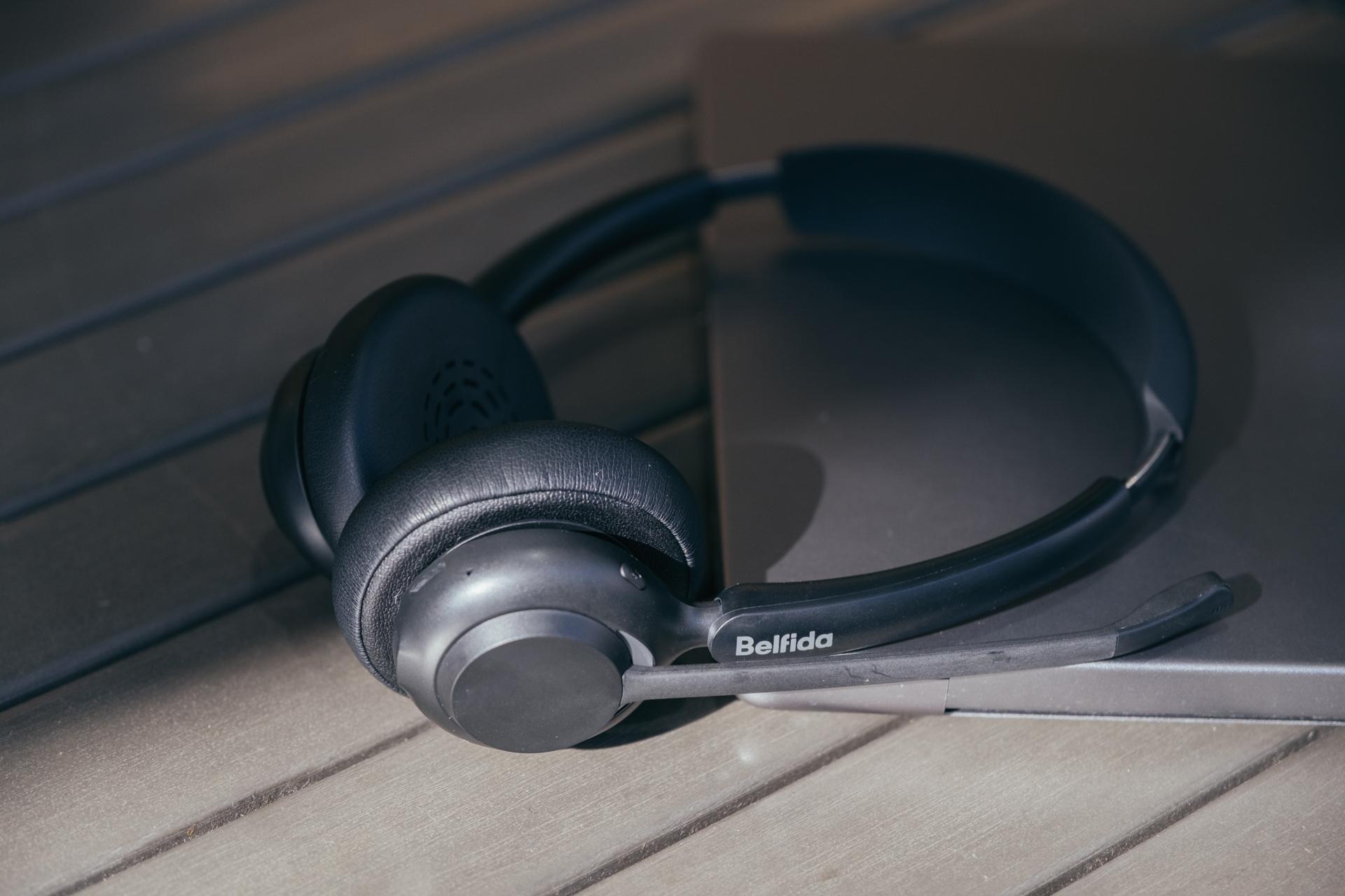 どこに居たって出席可。外出先でのオンラインMTGが無敵になるヘッド