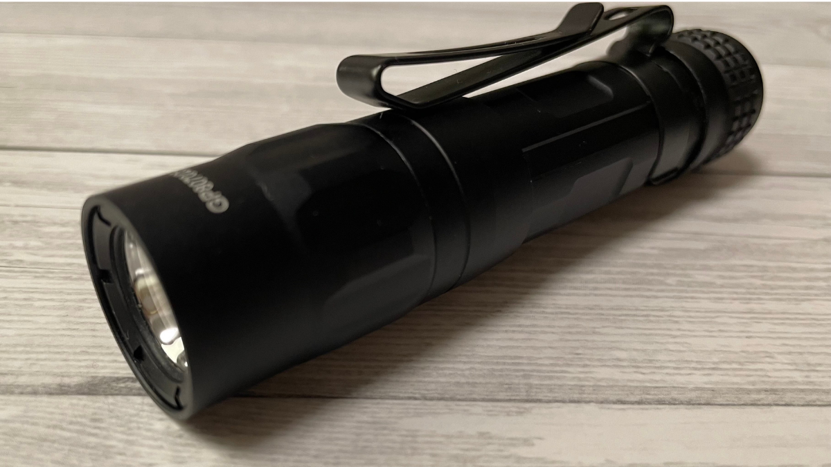 スマホの光じゃ物足りない夜に。ちびライト「M70」で世界がパッと明るくなる話