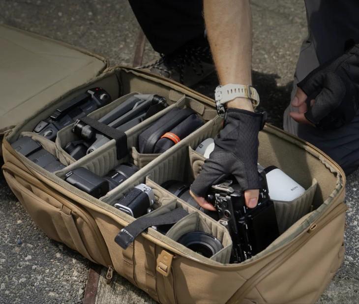 拡張性はなんぼあっても良い。MOLLEシステム採用のカメラバッグで野を