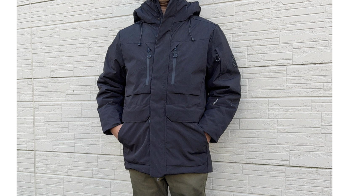 ダウンの着膨れから卒業。薄さ2mmの宇宙服素材アウターに変えたら、冬の外出が身軽になった