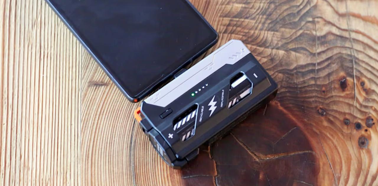 新品未開封 バワーバンク KWJ-111 25000mAh スマホ充電 2台同時の充電もOKのたった40gの大容量モバイルバッテリー。秘密は電池