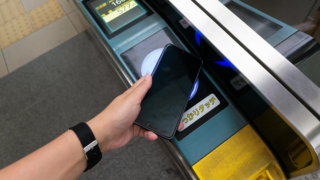 もうパニックは御免だ。混雑の朝の改札で、タッチをミスらない方法あります