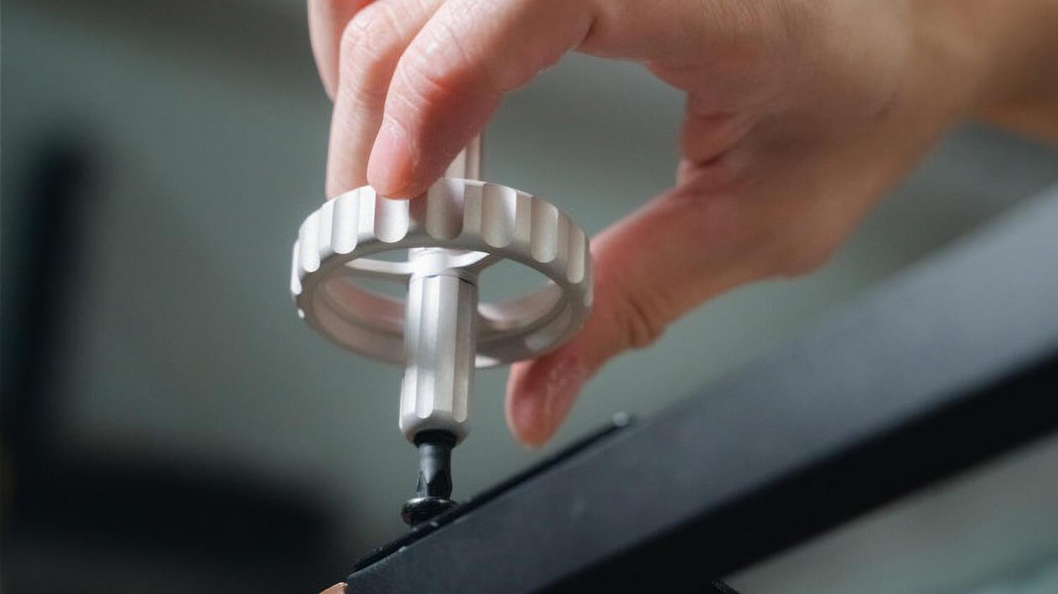 電動を出すまでもないけど手動は面倒。それ、スピナー式ドライバーで解決できるかも