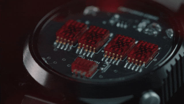 80年代の憧れを技術と感性で再現。ガジェット好きの心を掴む