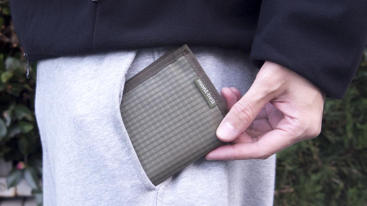 キャッシュレス時代の財布は軽いのがベスト。モンベルでいいの見つけました