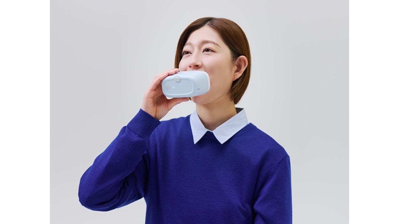 くわえるだけ。全自動の歯を磨けるロボット歯ブラシ