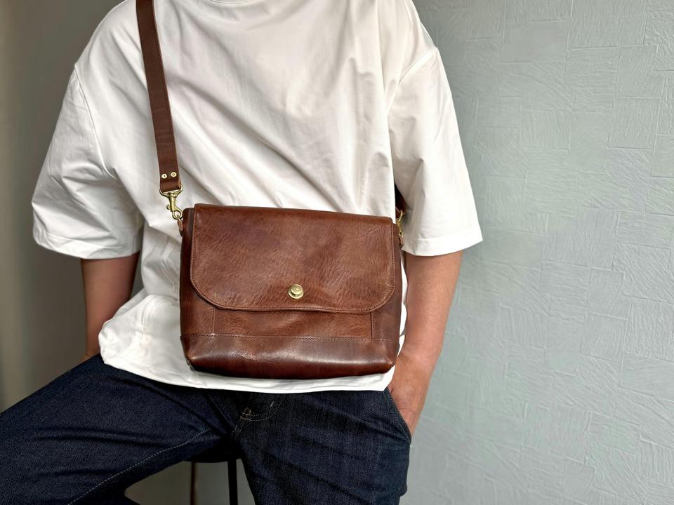 PC入らないのが、むしろいい。オフ専用ショルダーで身軽になる日