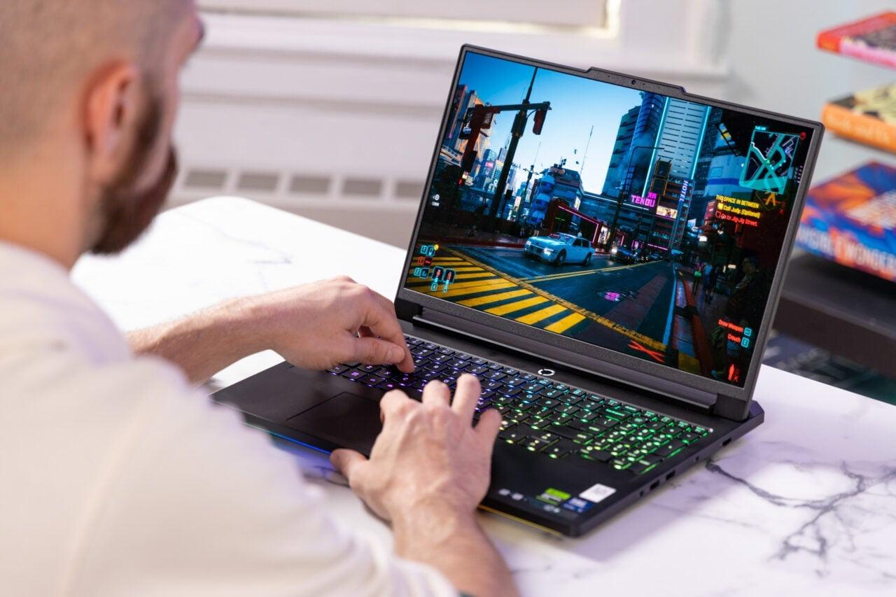 2025年サイコーのノートPC・11選 | ギズモード・ジャパン