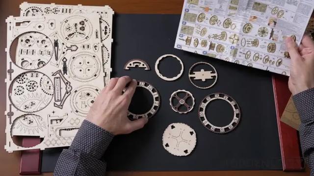 エルフ語が刻印された『ロード・オブ・ザ・リング』コラボのキーボード