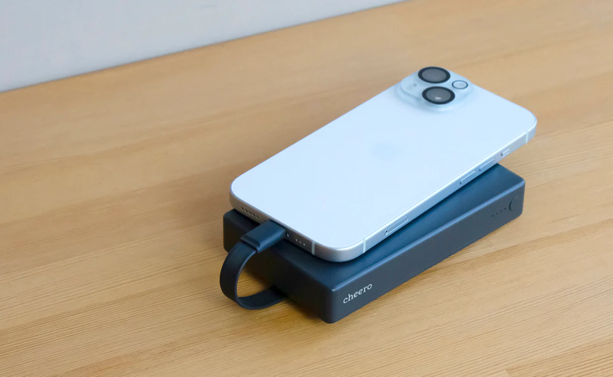 「燃えにくい」「膨張しにくい」準固体リチウムイオンのモバイルバッテリーとは？