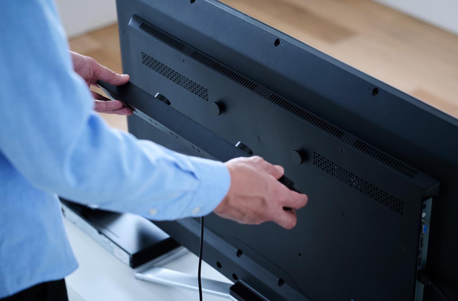 ケーブル樹海がスッキリ！ テレビ裏（VESA）電源タップ、便利すぎんか？