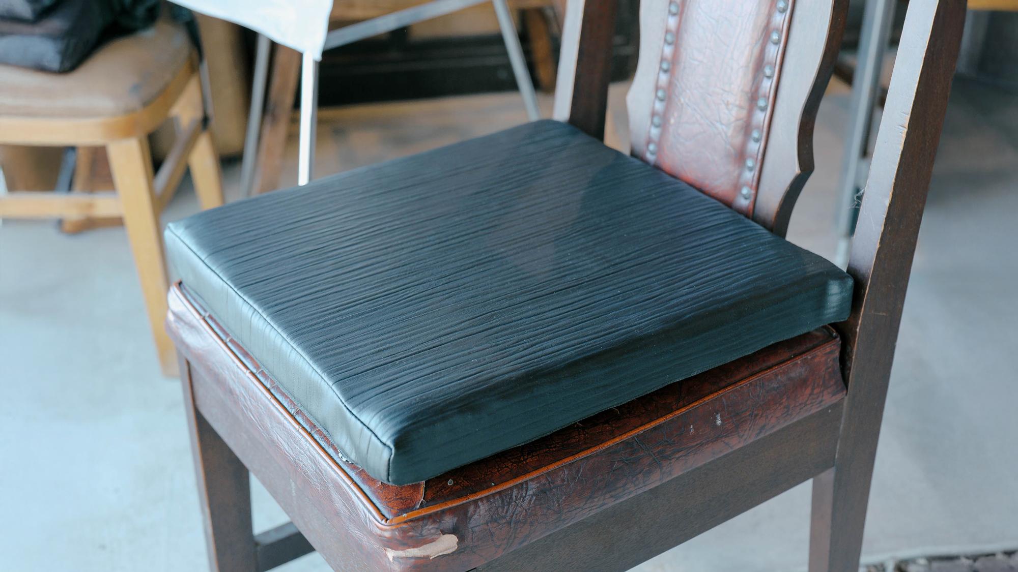 沈みすぎないからラク。国産3Dファイバーのクッションでお気に入りの椅子がレベルアップしたよ