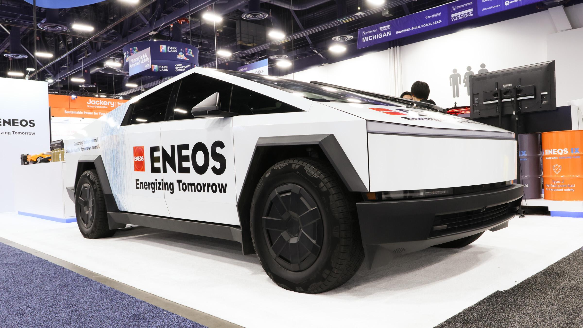 ドボンと浸して熱処理対策。ENEOSの冷却オイルでサーバーやバッテリーの省エネを