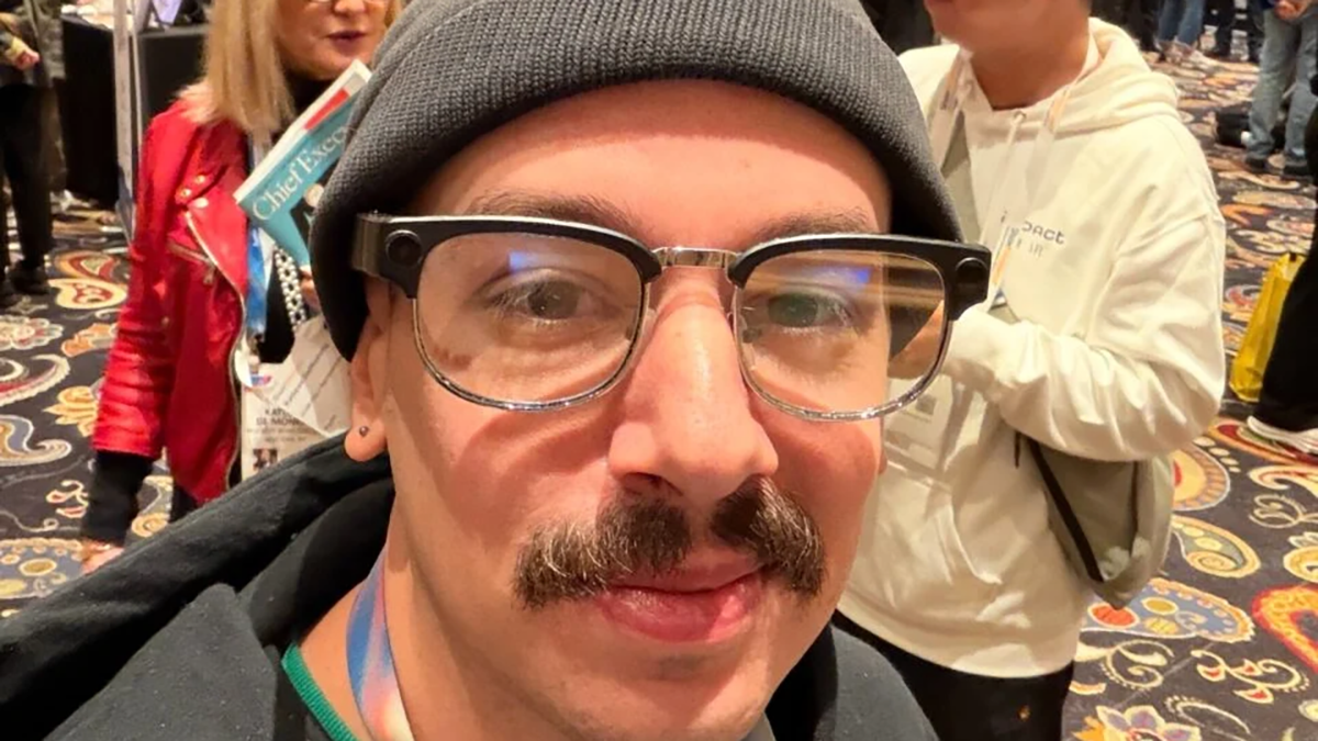 動物の気持ちがわかるメガネ、現る。攻めすぎ「ペット翻訳機能付きスマートグラス」