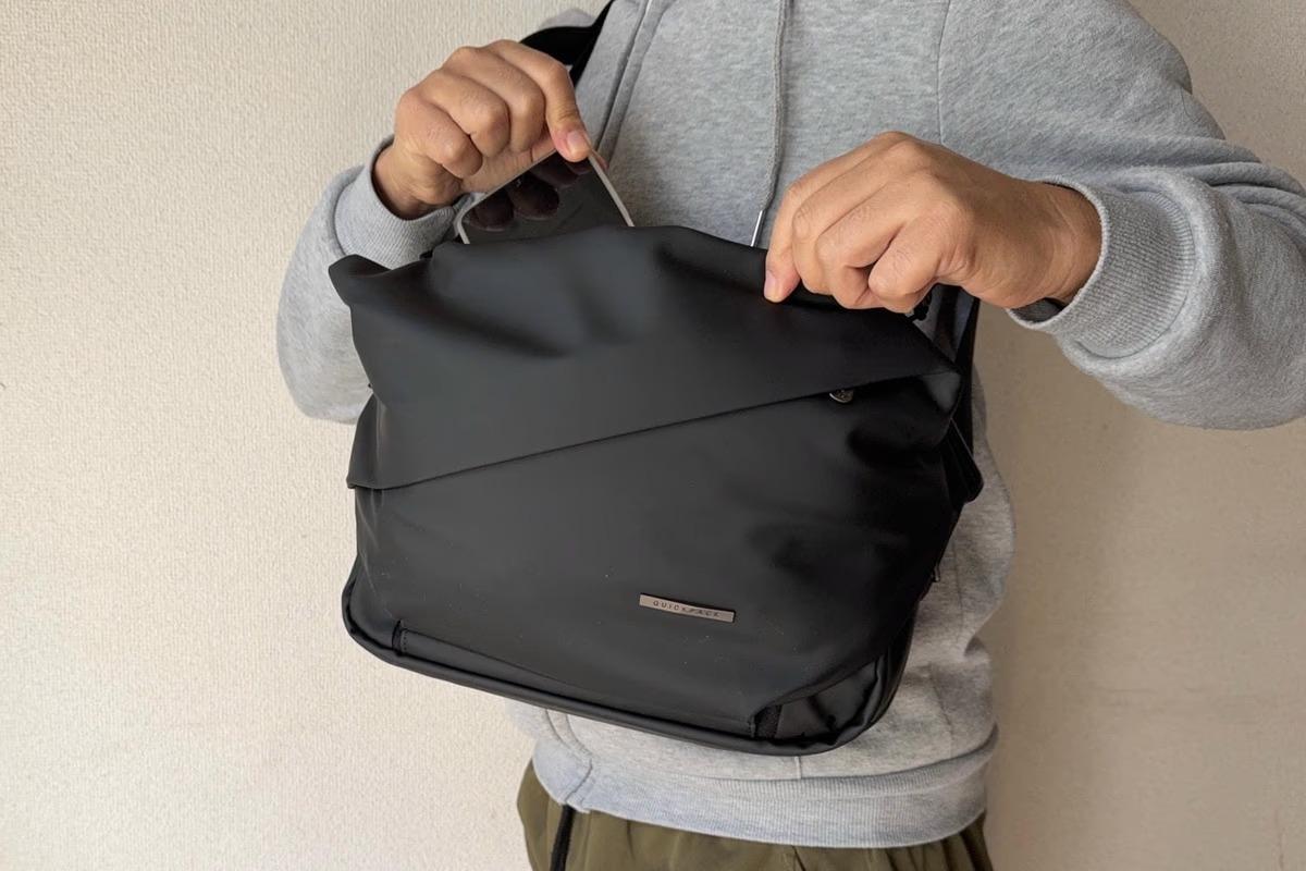 「身軽に行きたいけど、荷物は減らせない」。そんな私のわがままを叶えてくれた薄型バッグ