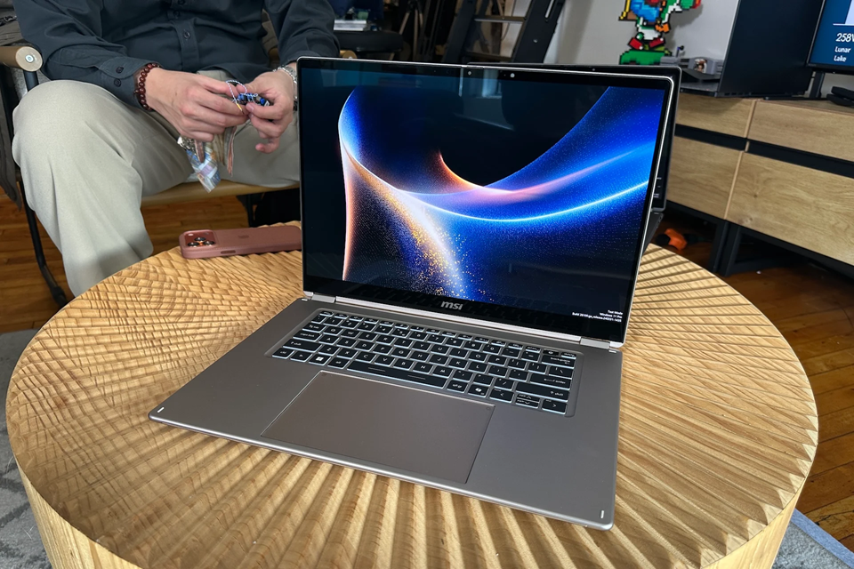 MSIから安くて薄いノートPCと消費電力300Wの強々ゲーミングノート登場