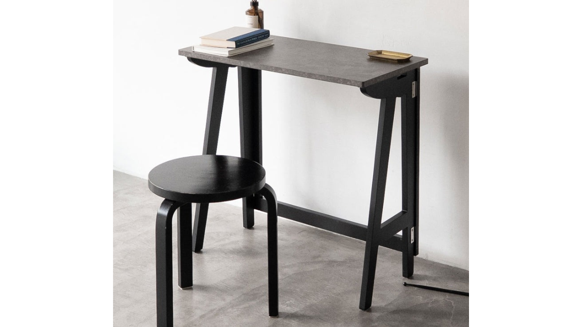 部屋にデスクは置きたくないって人、「どこでも書斎」が叶うこれを見よ