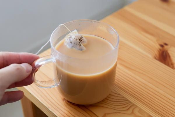 お茶とミルクが合体。お湯一発でできあがる「ミルクティーバッグ
