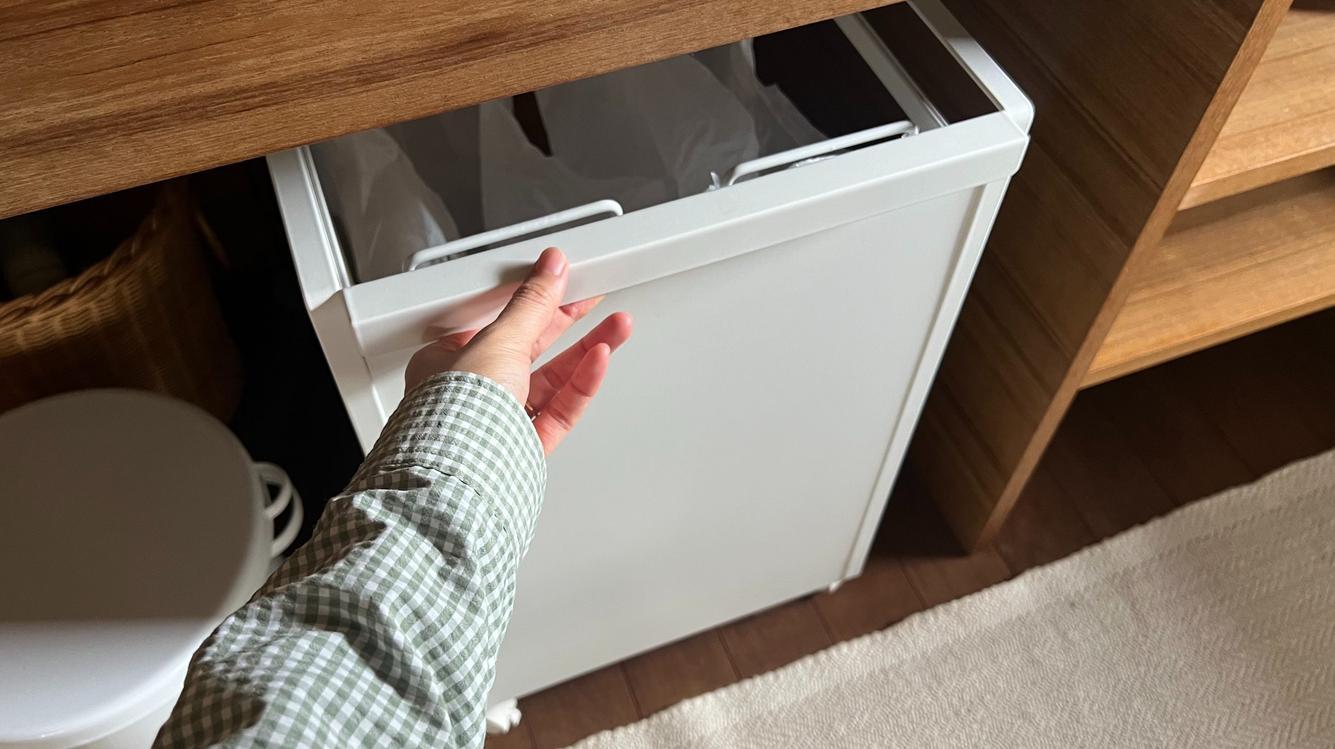 山崎実業の「目隠しできるダストワゴン」を1年間使って、あらためて良さを実感する