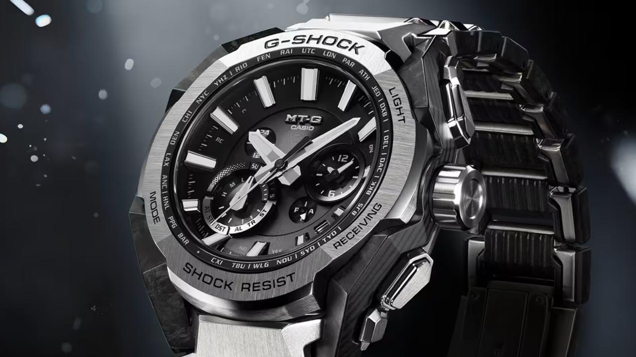 AIで生まれた最強のタフさ。カーボンとステンレスのG-SHOCK