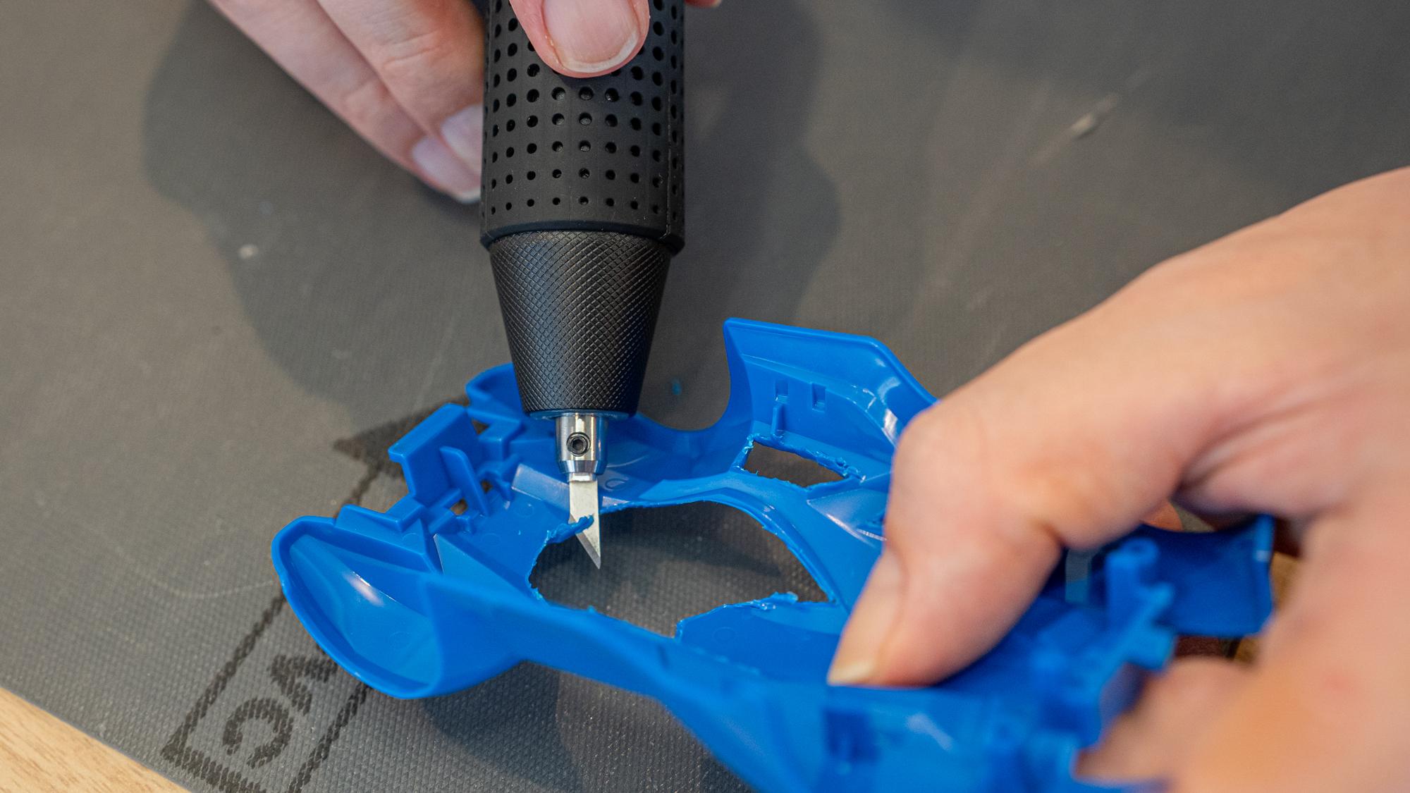 温熱とツボ刺激で目の周りをマッサージ。レノボが作ったアイマスク