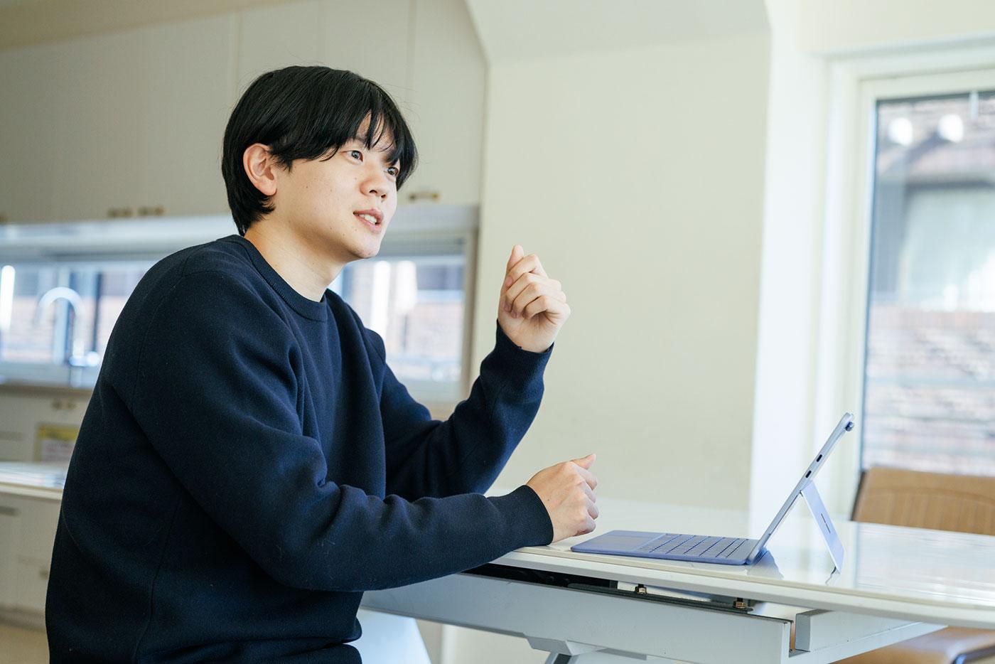 学生時代をともに過ごす頼もしい相棒。 Surface 新生活応援モデル