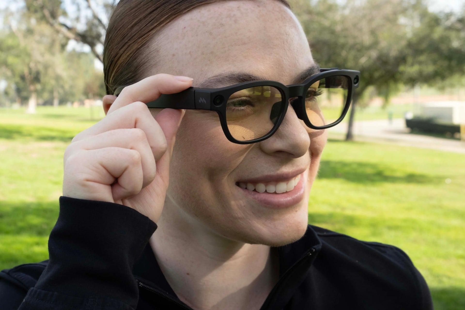 配信者向けのスマートメガネ登場。某有名エロサイト対応で使い方に期待…