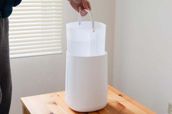 加湿器のめんどくさいをニトリが解決。タンクに「取手」って盲点だった