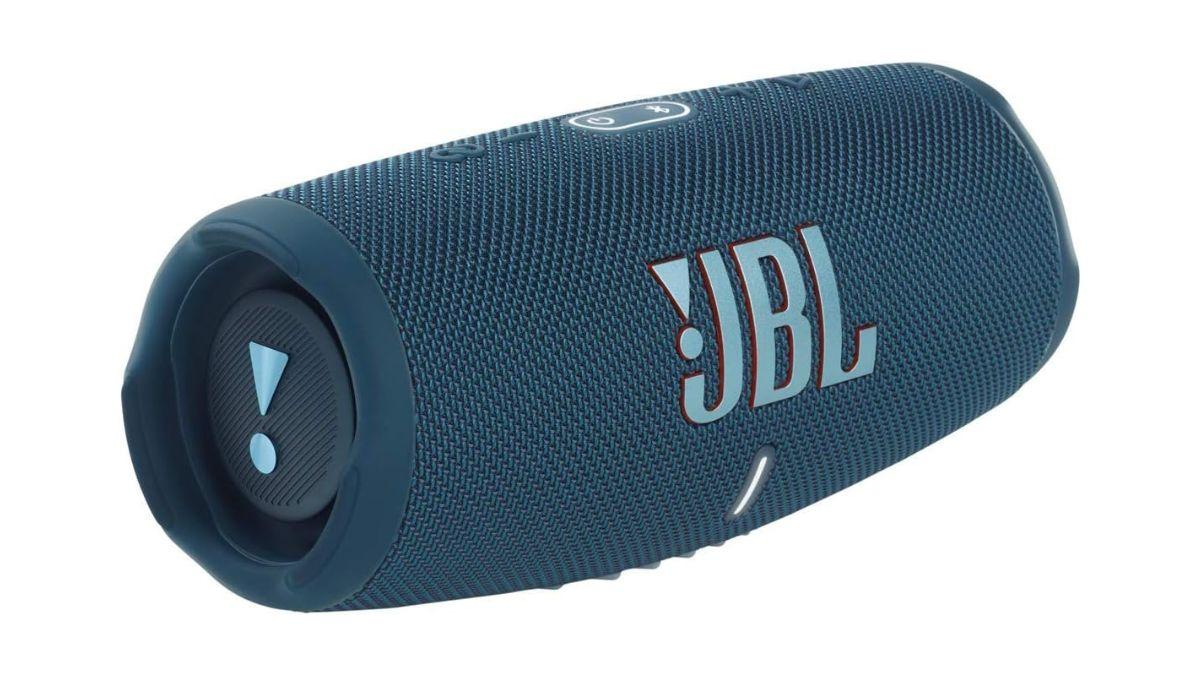 【驚愕】JBLが57%オフ！「スマホ充電器」にもなる傑作スピーカー、争奪戦の準備はいい？