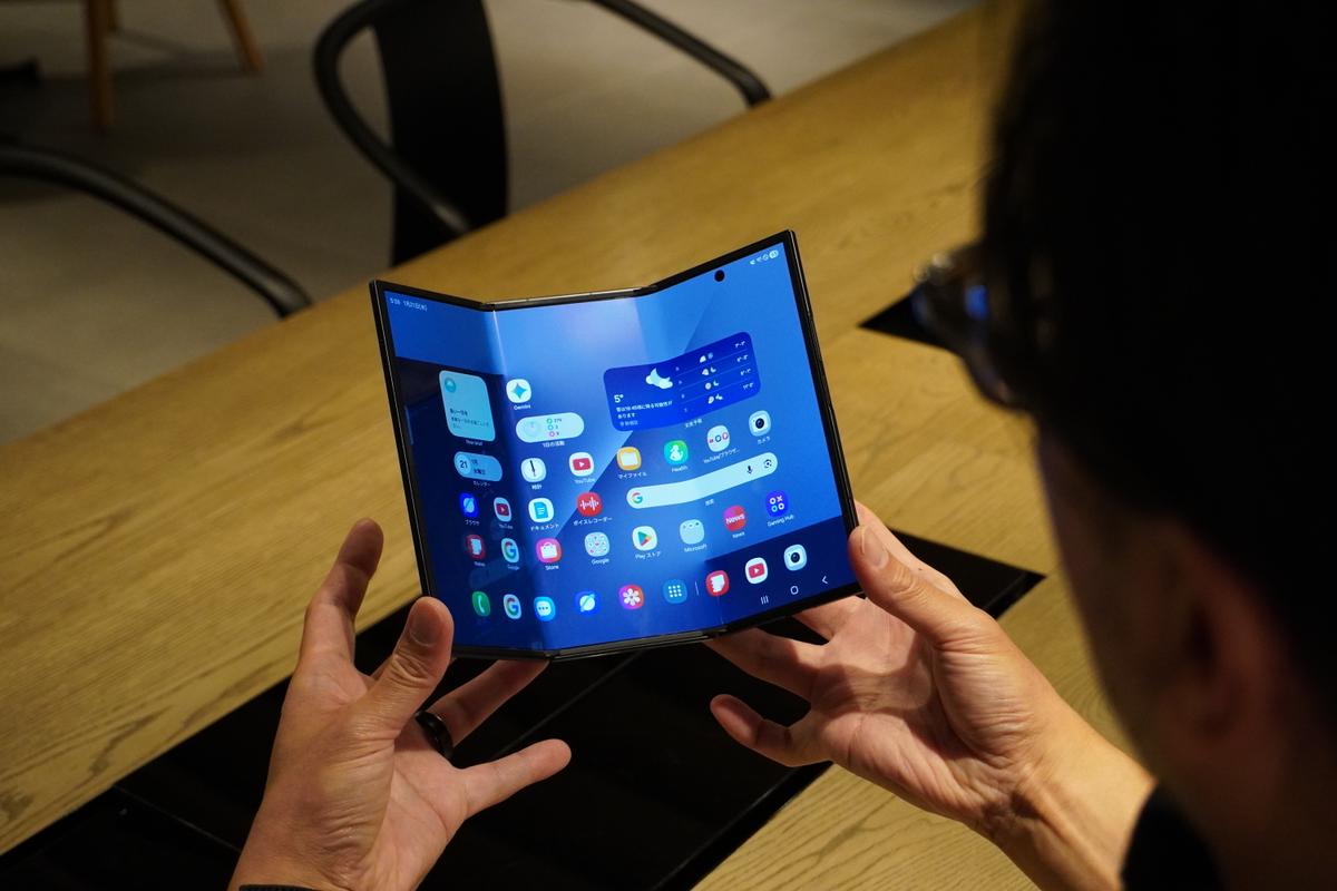 三つ折り」スマホGalaxy Z TriFold、正直いって魅力的すぎた