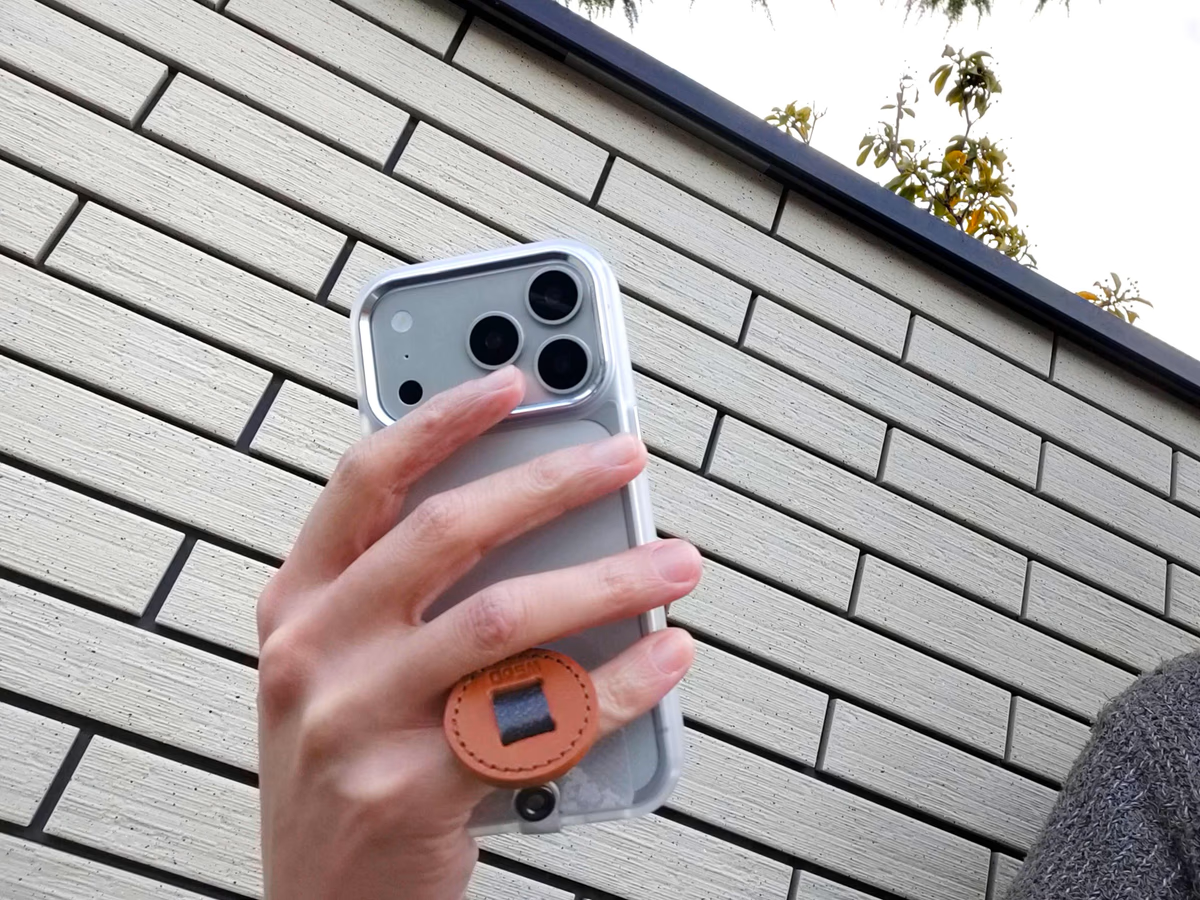 スマホが軽く感じるのは、気のせいじゃなかった。特許構造が教えてくれた「正解の持ち方」