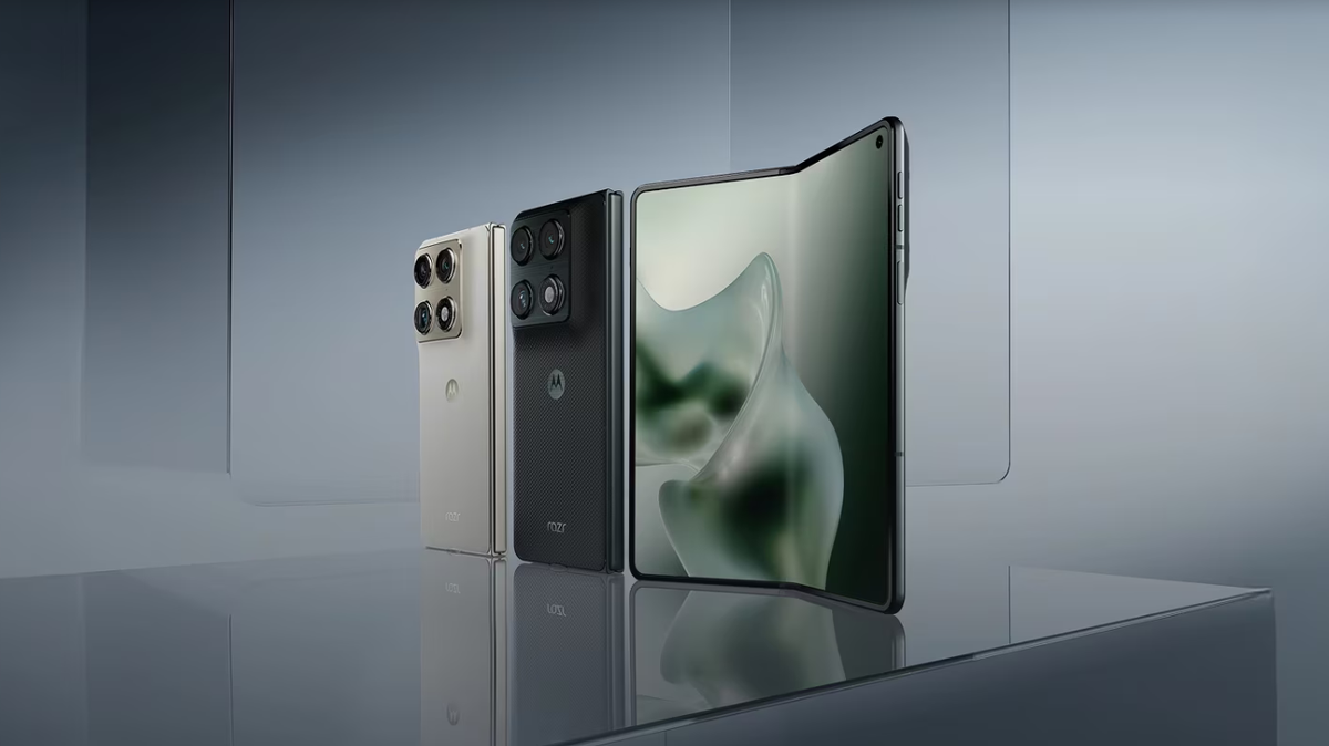 Motorola razr グレー折りたたみ式スマートフォン Motorolaといえば、縦開き…じゃない！横開き大画面のスマホが出ます
