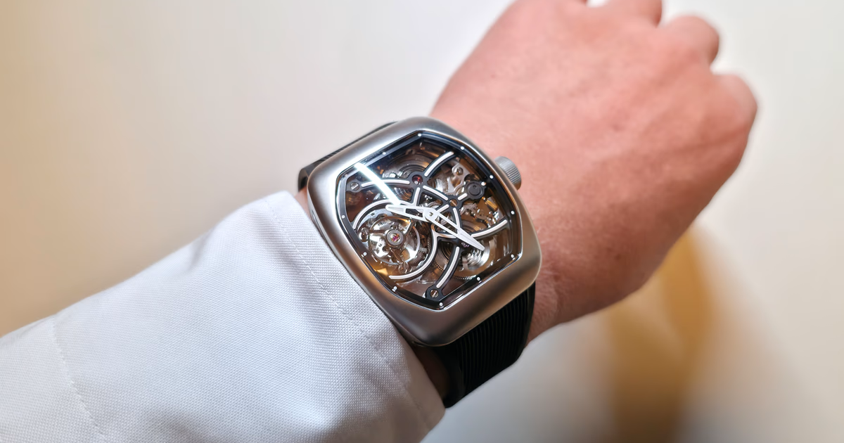【最終値下・新品・未使用】SEA-KORS トゥールビヨン 手巻き腕時計/おまけ 憧れのトゥールビヨン、この価格なら。自分へのご褒美に選びたい特別な