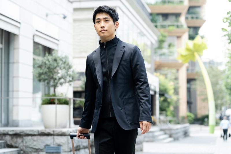 氷点下でもアウター不要。冬服を変革する宇宙服素材テーラード