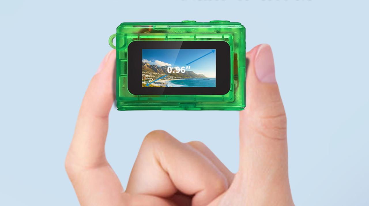 スケルトンでレトロ味マシマシ。つまめるカワイイ極小コンデジ