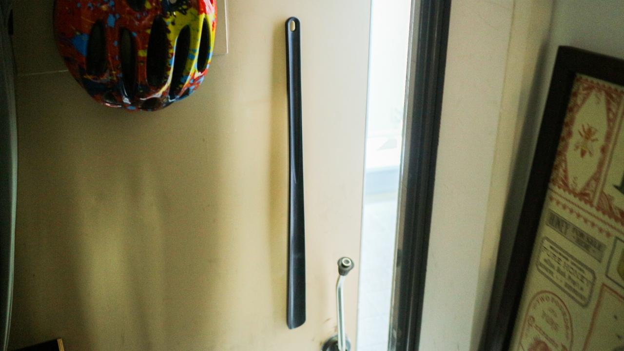 マグネット付きの靴べらにしたら、玄関も動作も整理されました