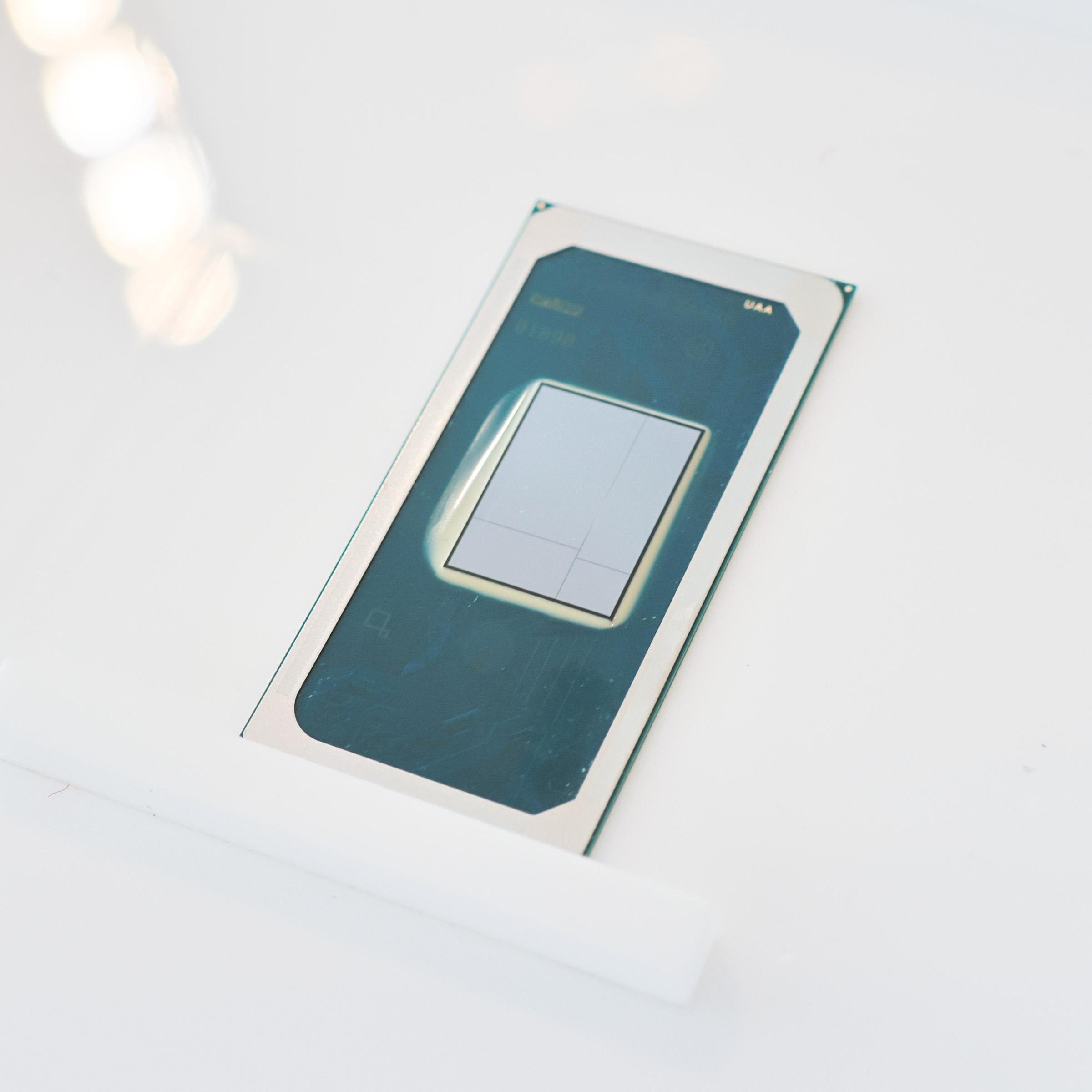 もはやPC界の五条悟です。インテル最新「Core Ultra シリーズ 3」上陸
