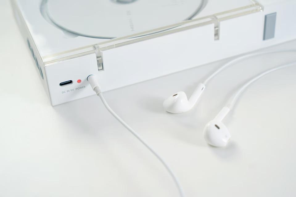 CD愛が再燃した。Bluetooth送受信でスマホでもイヤホンでも聴けるCD