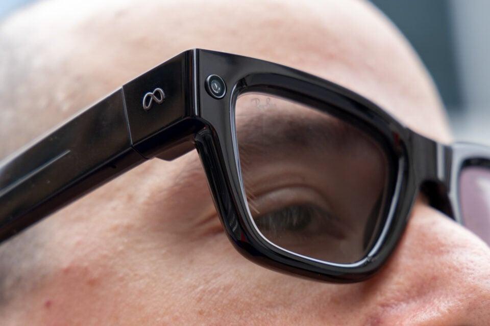 Ray-Banのスマートグラスなら、見たものをすぐ買えちゃう？