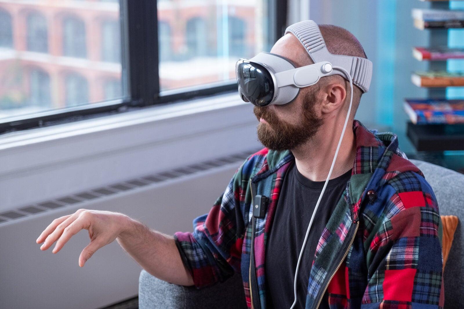 Apple Vision Pro、2年の時を経てついにYouTubeアプリに対応