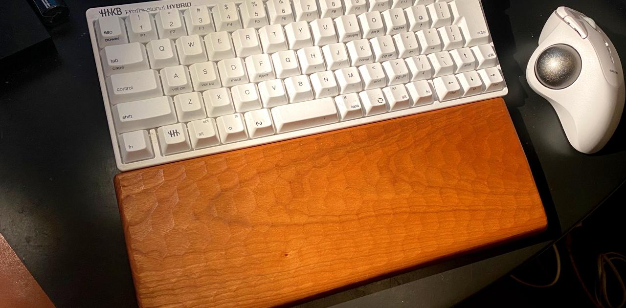 HHKB専用のパームレスト。キーボードカバーや携帯性など、付加価値が
